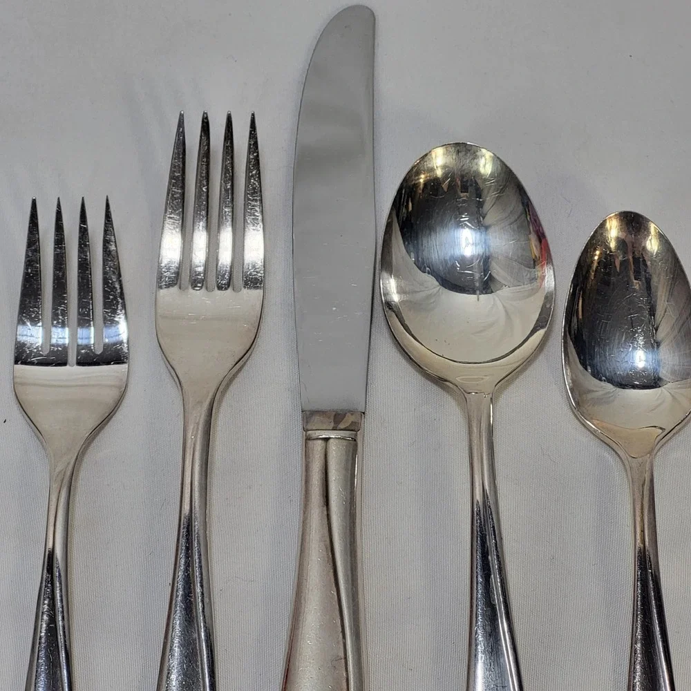 Oneida Silverplate Flatware Affection Pattern 5 Pc Place Setting Floral Scroll